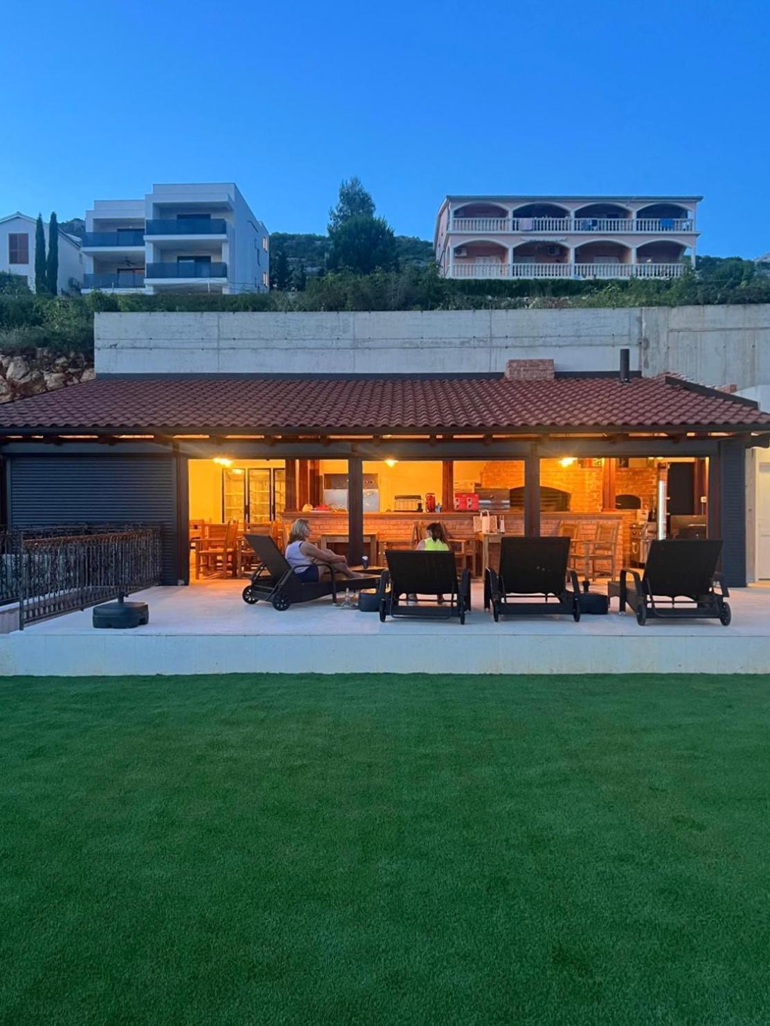 Villa Tin Apartments トゥリバニ・クルシサ エクステリア 写真