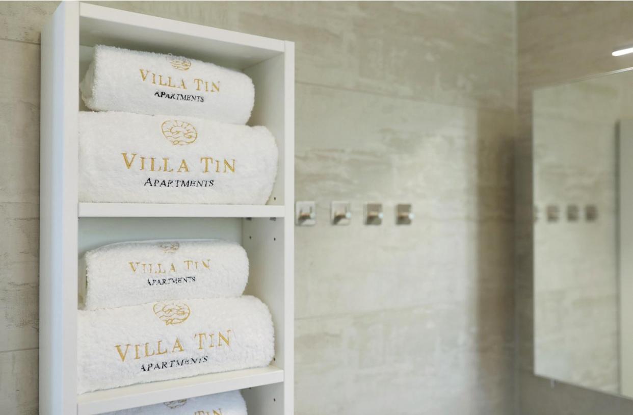 Villa Tin Apartments トゥリバニ・クルシサ エクステリア 写真